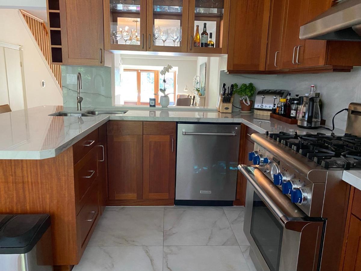 Superb Beach Home:Heated Pool-Hot Tub Open 365Days Торонто Екстер'єр фото
